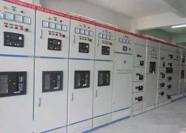 C0m 开关柜为什么称之为“完整配电装置”？