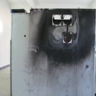 C0m 湿气太重，导致开关柜爆裂！