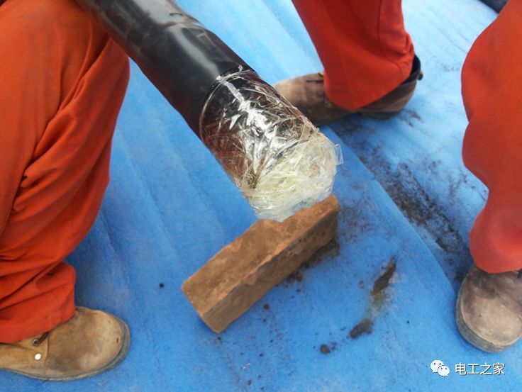 WWW 一条完成开关柜安装，电缆桥架施工，电缆敷设及布线施工，照明配电箱施工