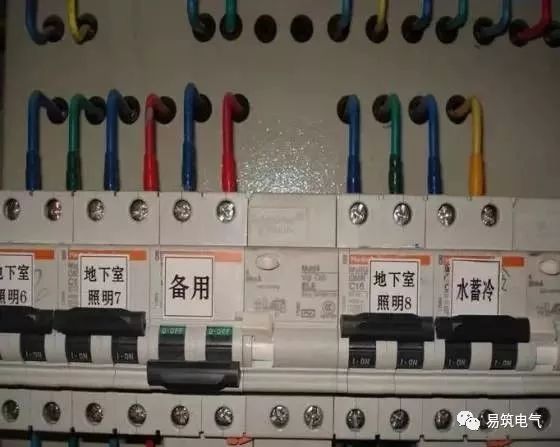 qingyuleav 配电箱的布线和安装的通用标准是什么？我们应该注意哪些问题？图片和文本的详细说明