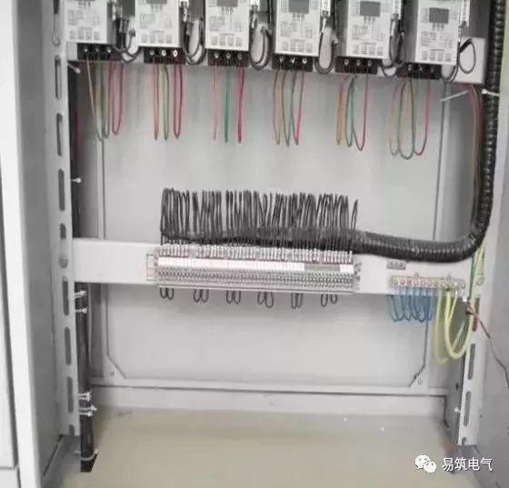 qingyuleav 配电箱的布线和安装的通用标准是什么？我们应该注意哪些问题？图片和文本的详细说明