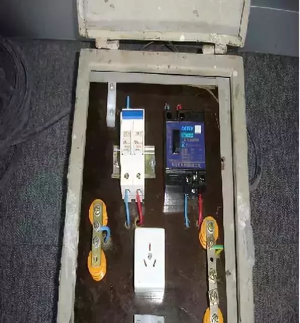 WWW 施工现场临时用电配电箱及开关箱配置和使用说明，图示详图