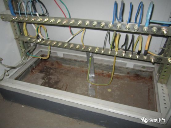 av在线视屏一区二区 《建筑电气工程施工质量验收规范》GB50303-2015 配电箱(机柜)安装详细说明！