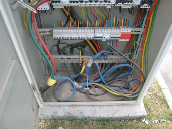 av在线视屏一区二区 《建筑电气工程施工质量验收规范》GB50303-2015 配电箱(机柜)安装详细说明！
