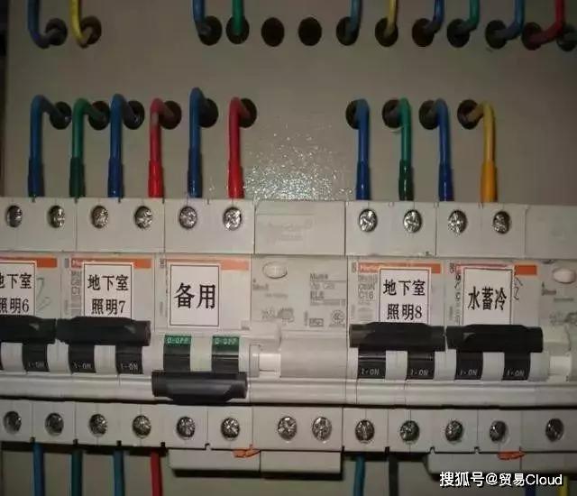 WWW 详细说明配电柜安装和布线的整个过程