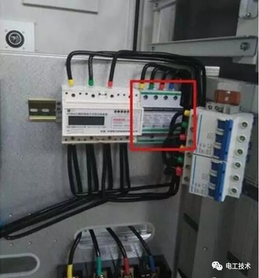 av在线视屏一区二区 分析了配电箱的内部结构，谁能理解它？