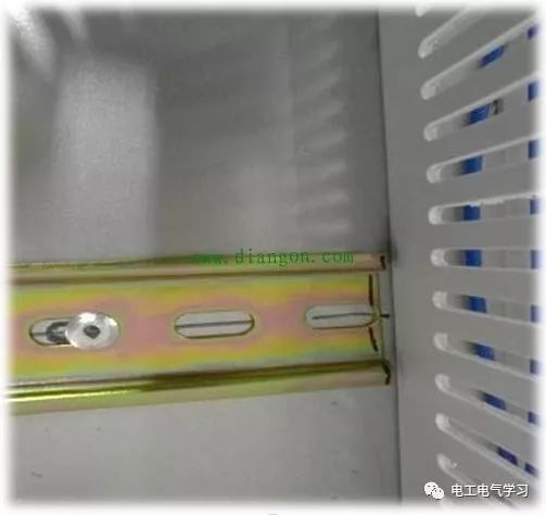 大波 配电箱电气布线标准