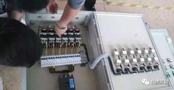 C0m 配电柜内部结构分析，一篇文章就足够了！