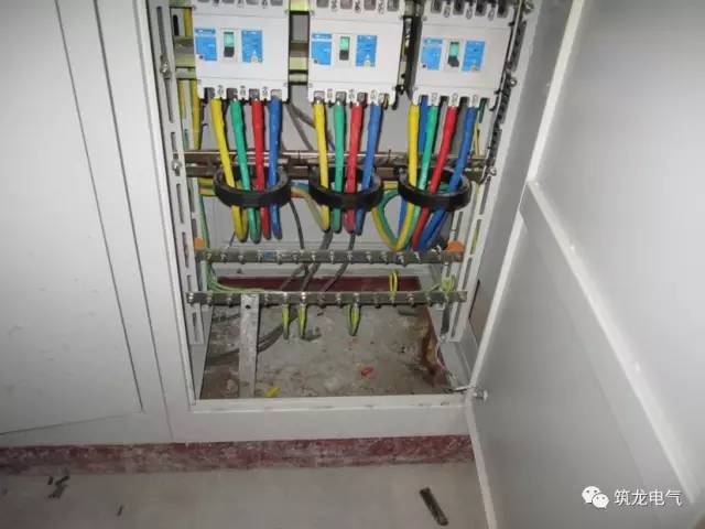 WWW 配电箱(机柜)安装过程